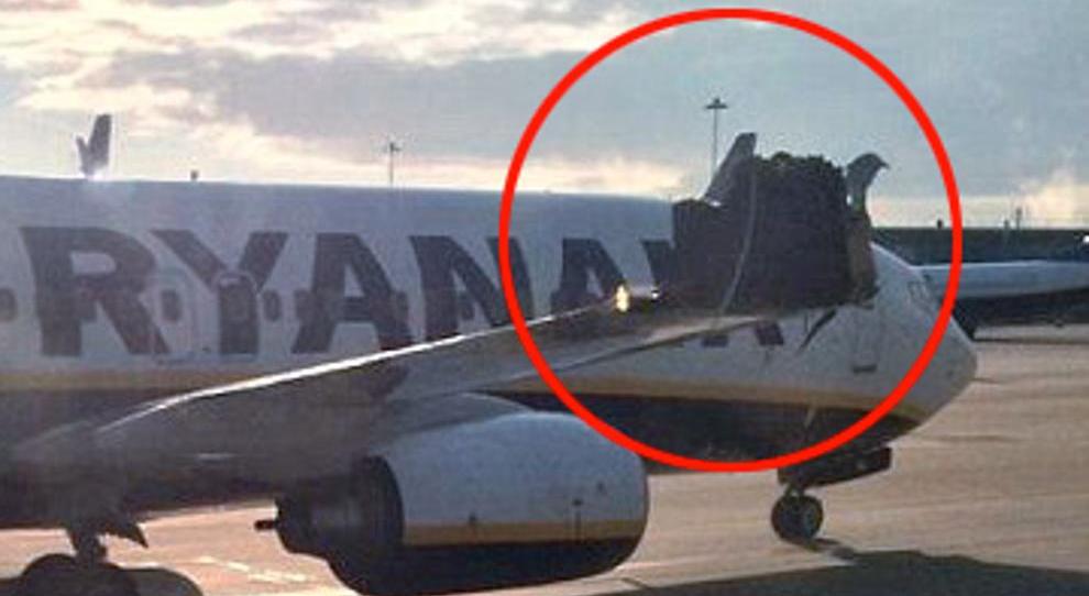 Scopri di più sull'articolo Scontro tra due aerei in pista. Panico sul volo Ryanair Madrid-Bologna